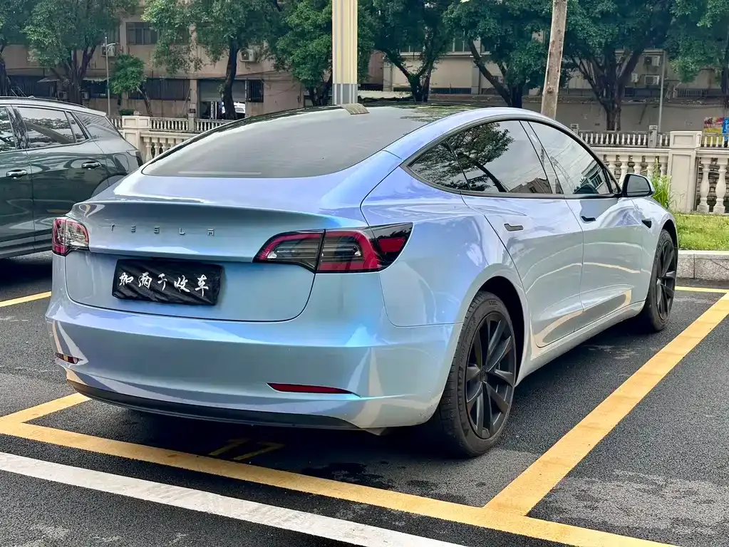 Tesla Model 3 — фото 5