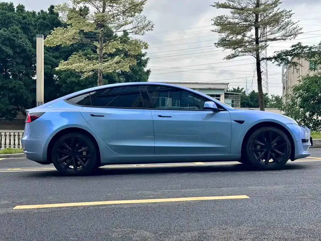 Tesla Model 3 — фото 8