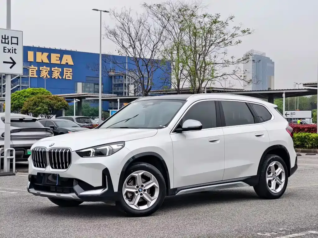 BMW X1 — фото 1