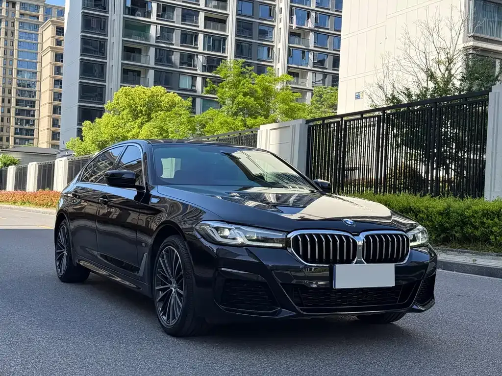 BMW 5 Series — фото 9