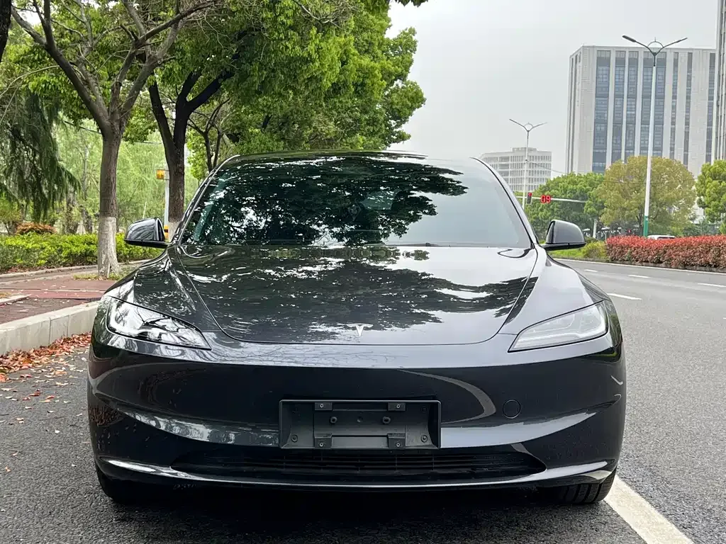 Tesla Model 3 — фото 6