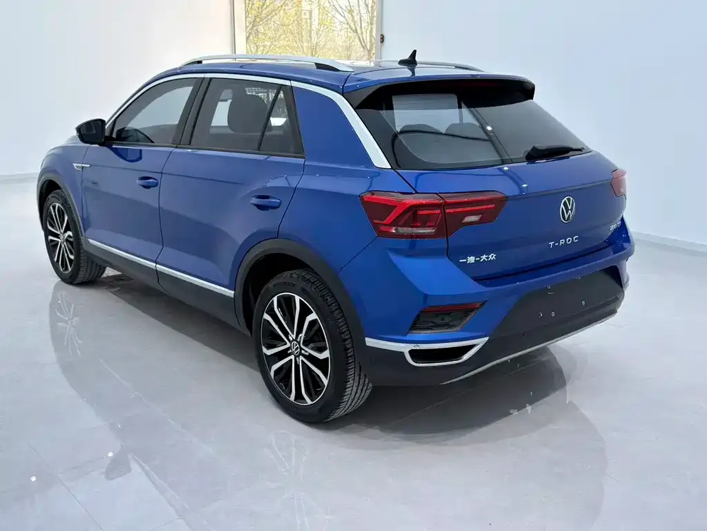 Volkswagen T-Roc — фото 2