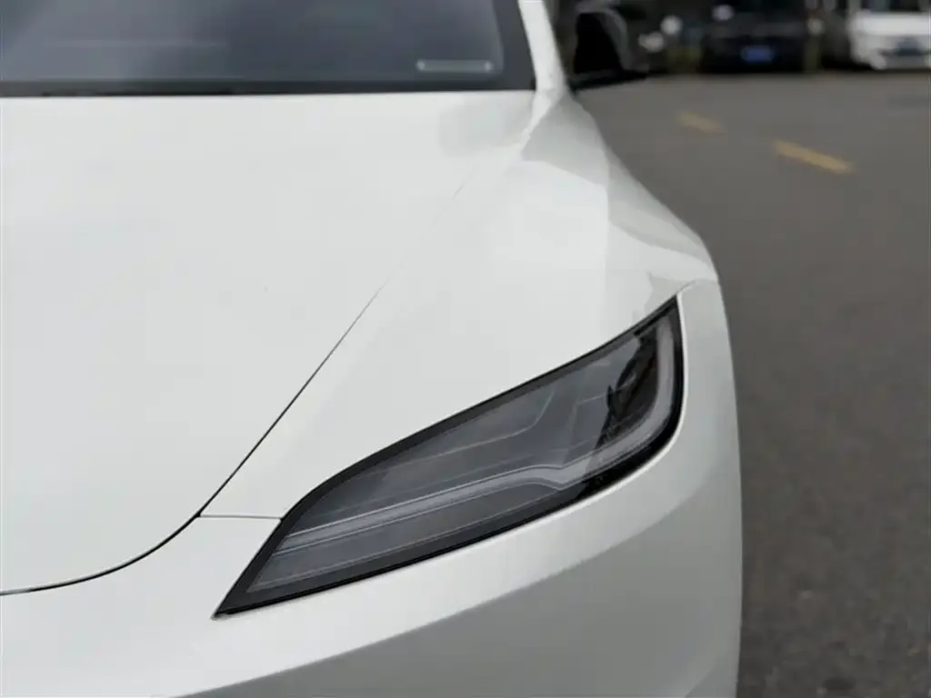 Tesla Model 3 — фото 2