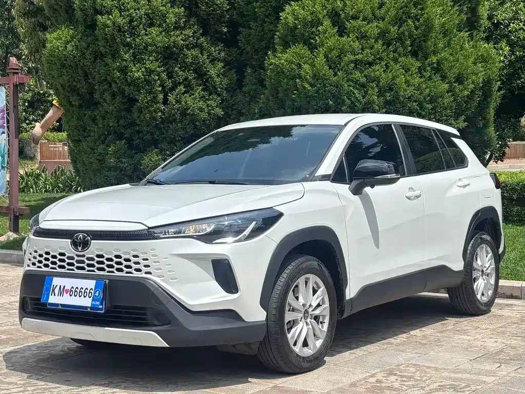 Toyota Corolla Cross — фото 1