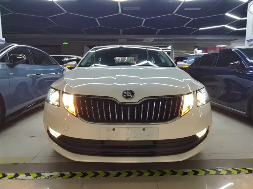 Skoda Octavia 2023 из CN, фото 7