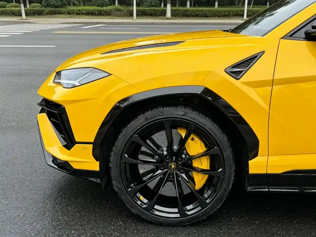 Lamborghini Urus — фото 6