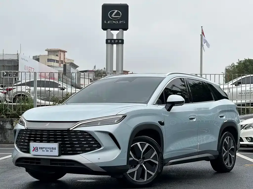 BYD L DM-i — фото 1