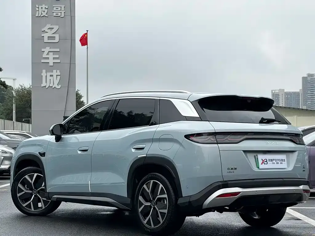 BYD L DM-i — фото 4