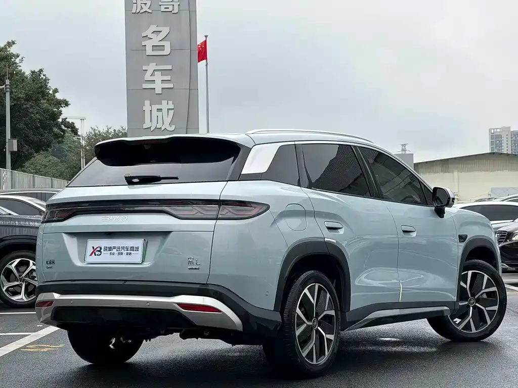 BYD L DM-i — фото 5