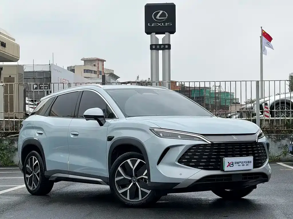BYD L DM-i — фото 9