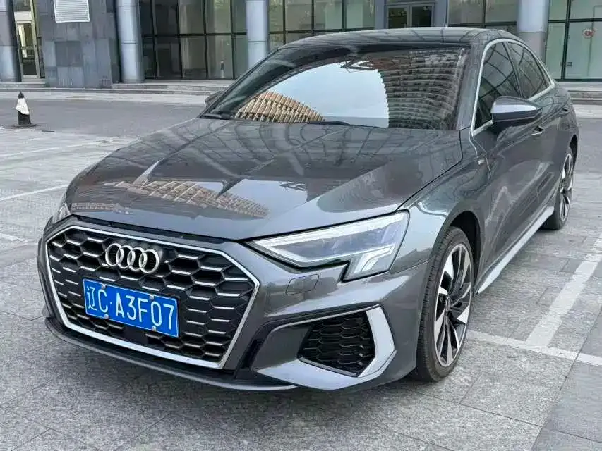 Audi A3 — фото 1