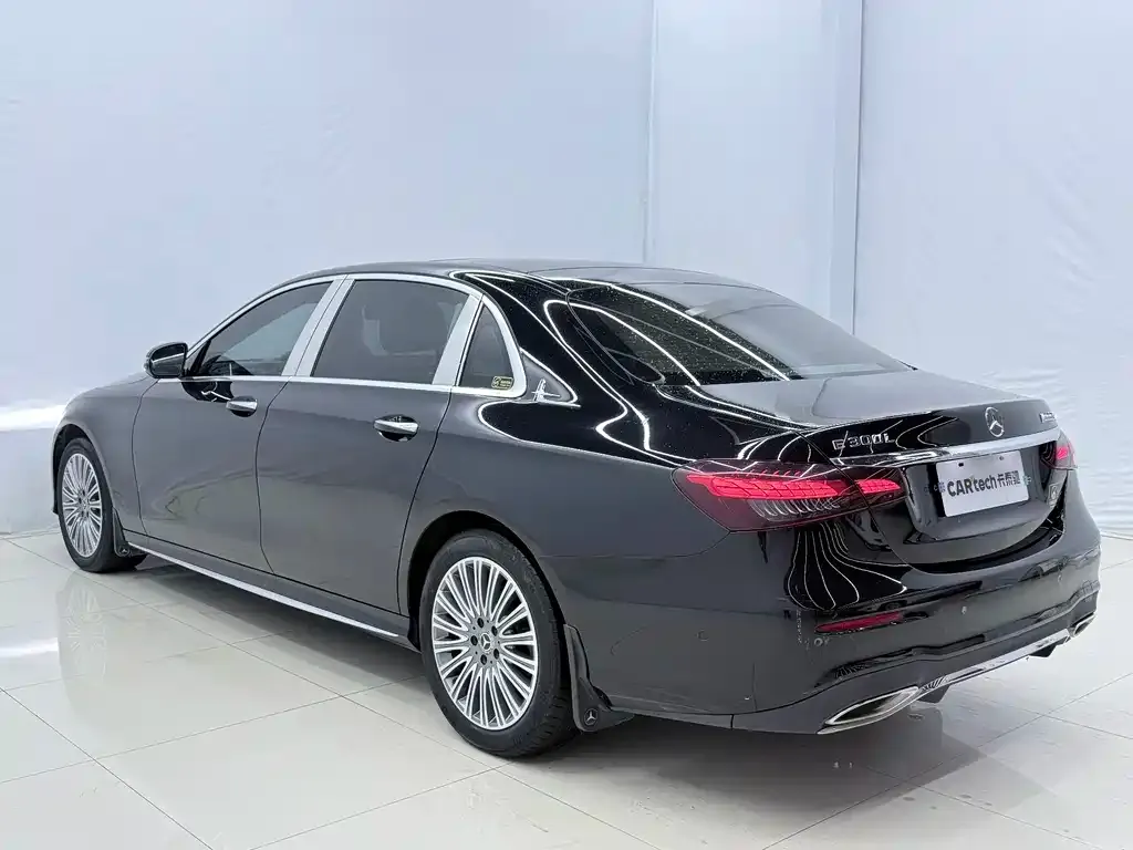Mercedes-Benz E-Class — фото 10