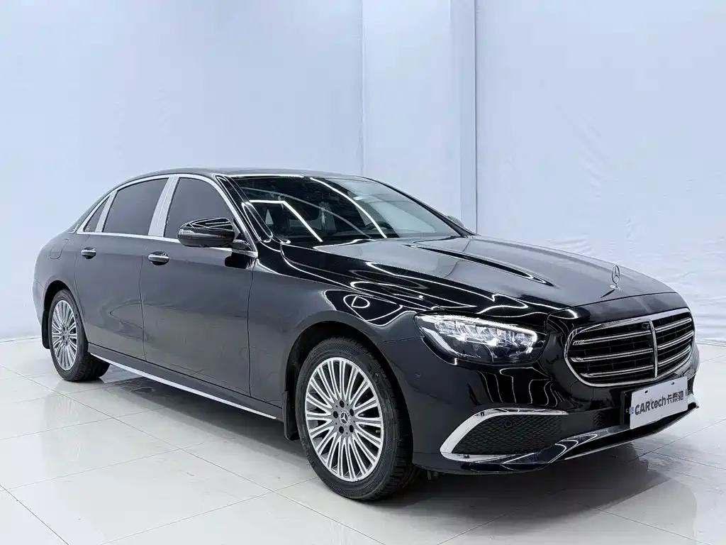 Mercedes-Benz E-Class — фото 4