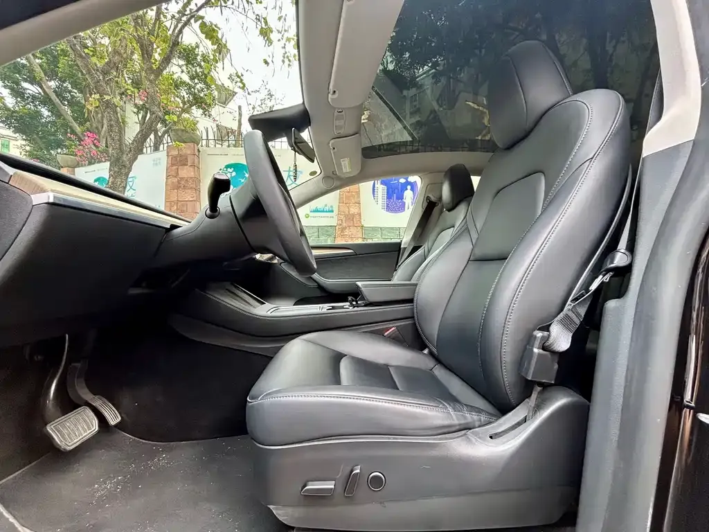 Tesla Model Y — фото 5
