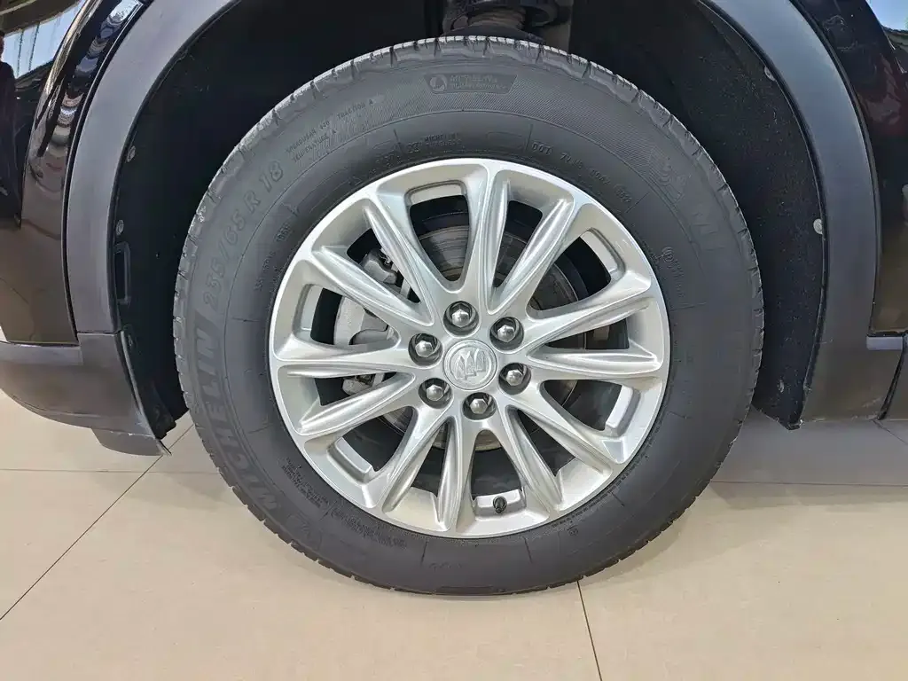 Buick Enclave — фото 10