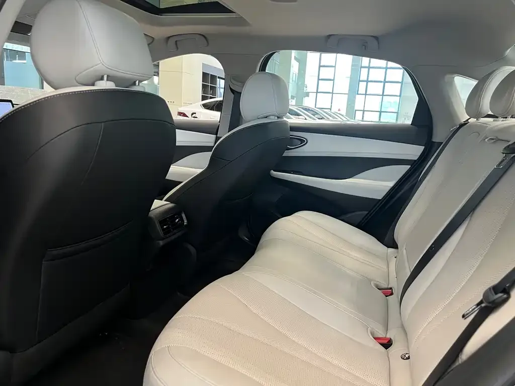 BYD Seal 05 DM-i — фото 4