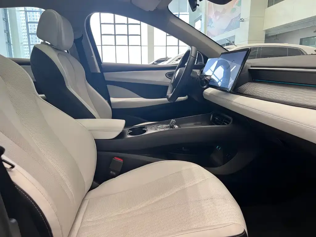 BYD Seal 05 DM-i — фото 9