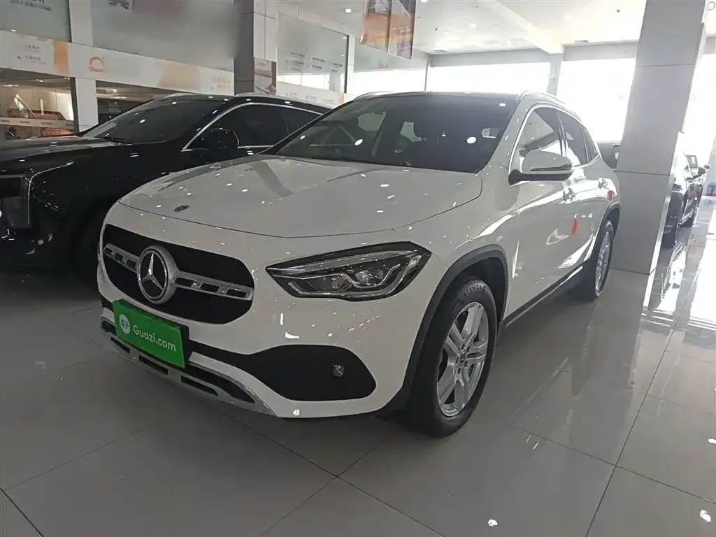 Mercedes-Benz GLA — фото 1