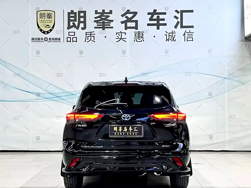Toyota Highlander — фото 10