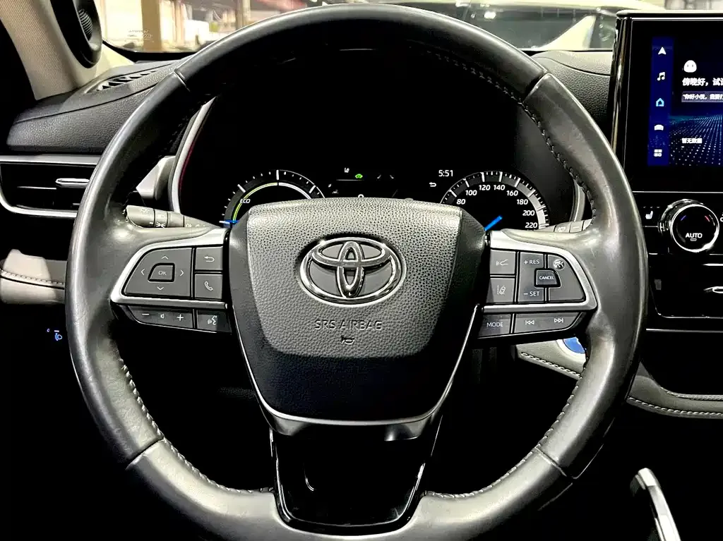 Toyota Highlander — фото 3