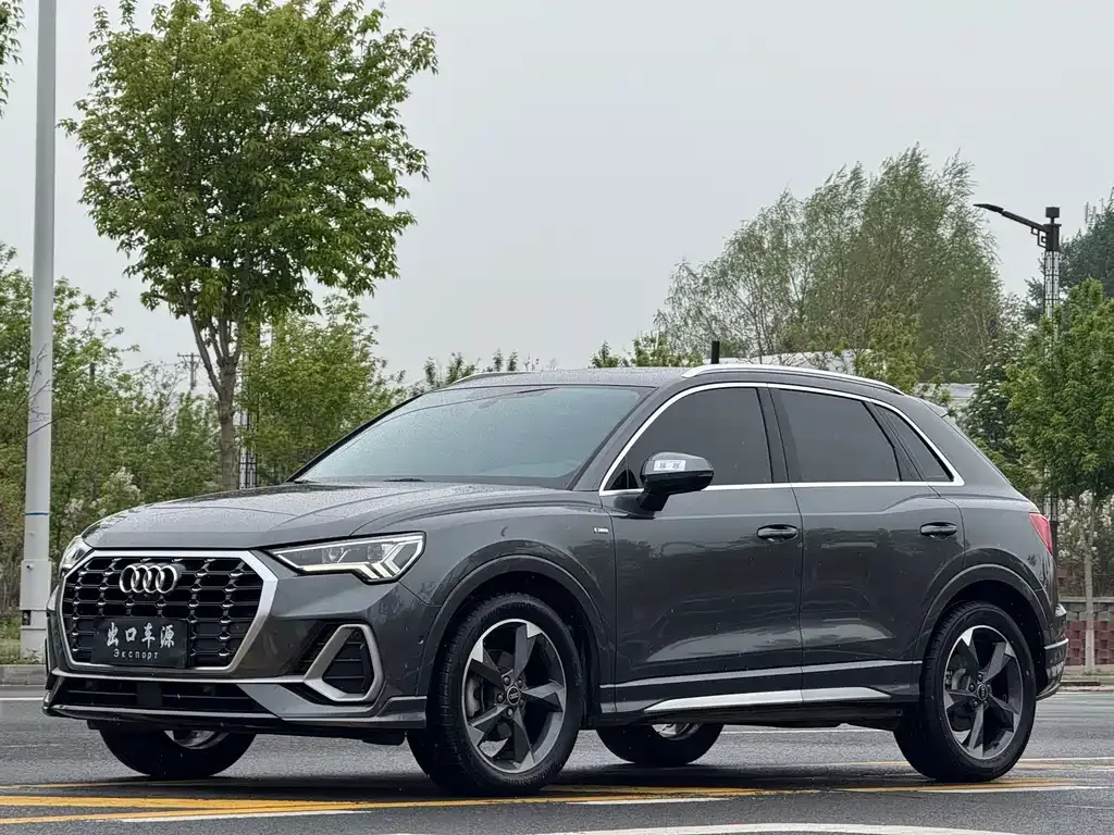 Audi Q3 — фото 1