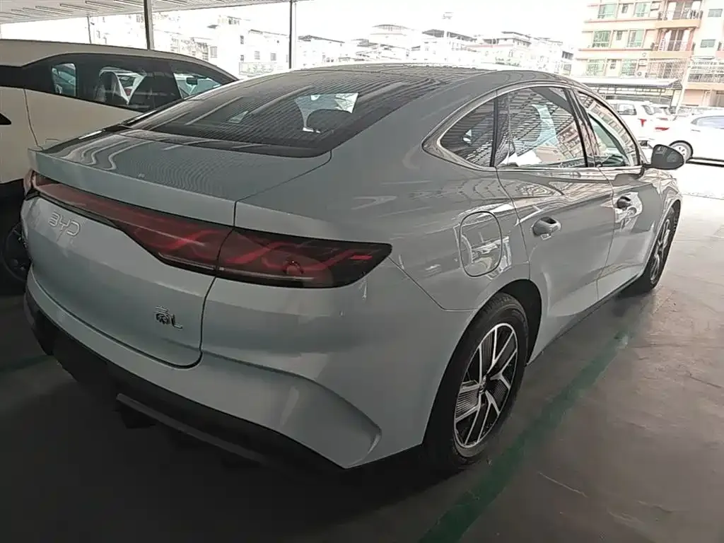 BYD Qin L — фото 5