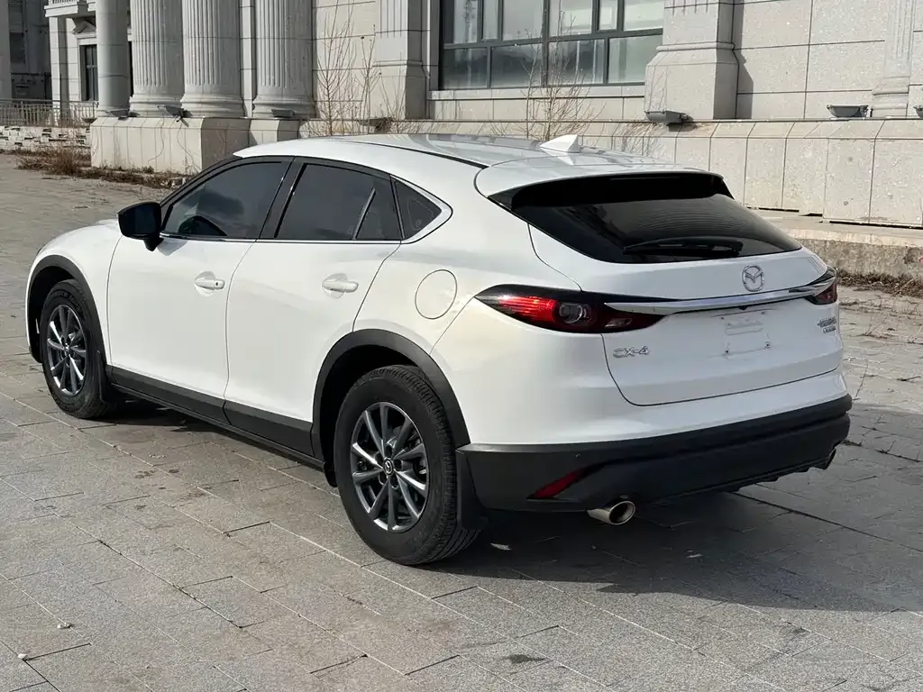 Mazda CX-4 — фото 10