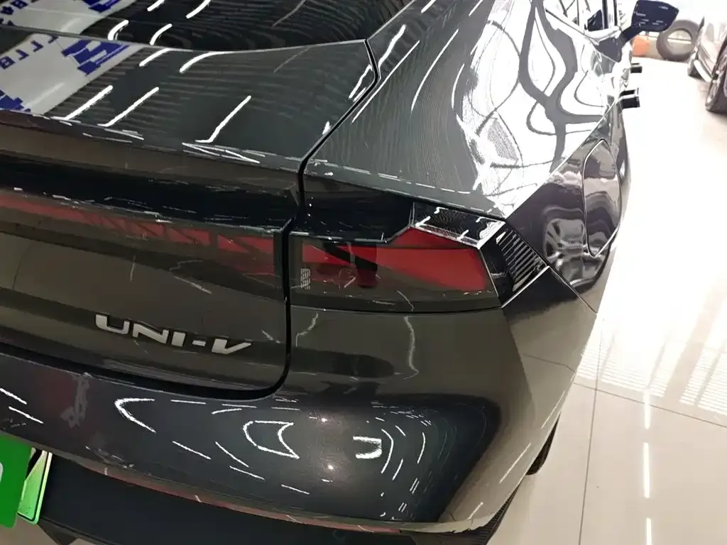 Changan UNI-V iDD 2023 из CN, фото 2