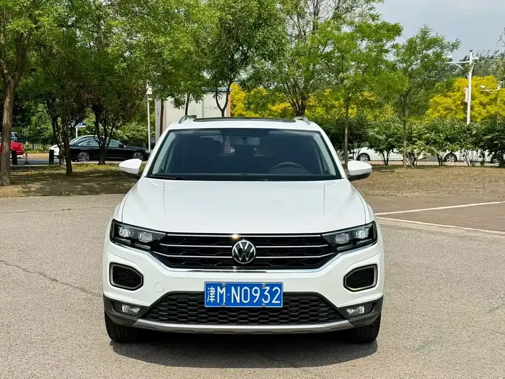 Volkswagen T-Roc — фото 9