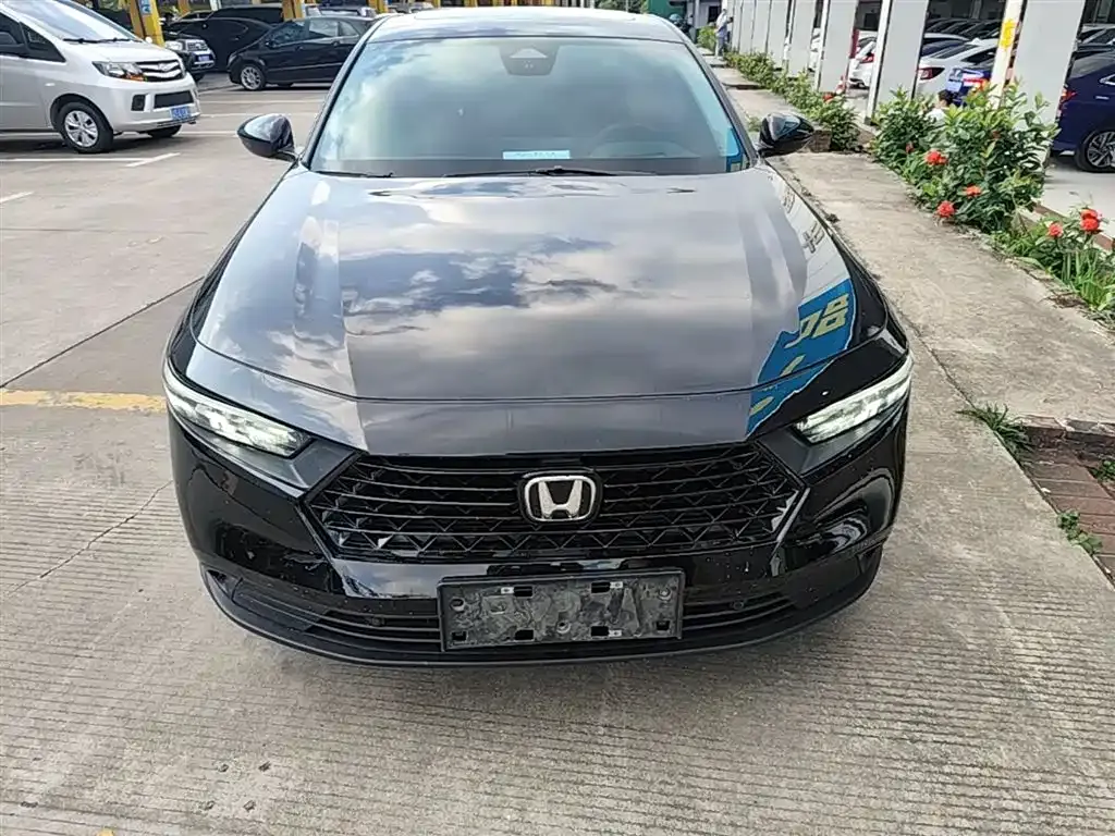 Honda Accord — фото 9