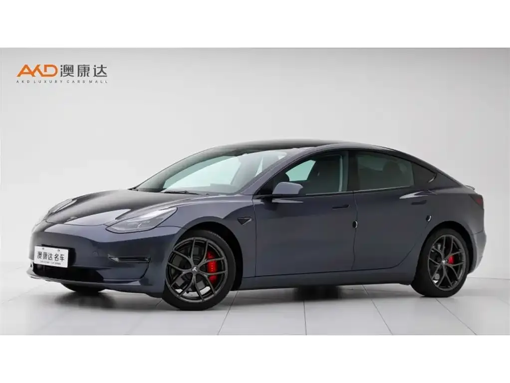 Tesla Model 3 — фото 1