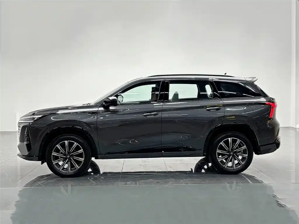 Changan CS75PLUS — фото 9