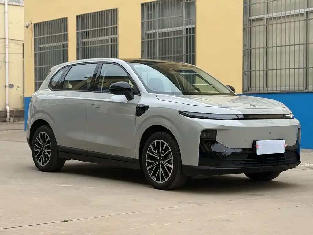 Leapmotor B10