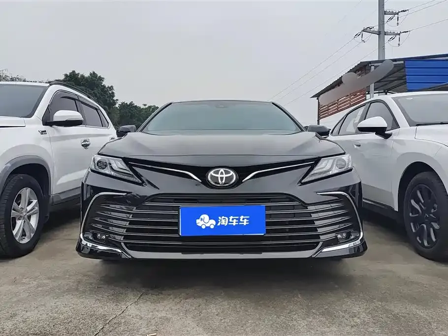 Toyota Camry — фото 7