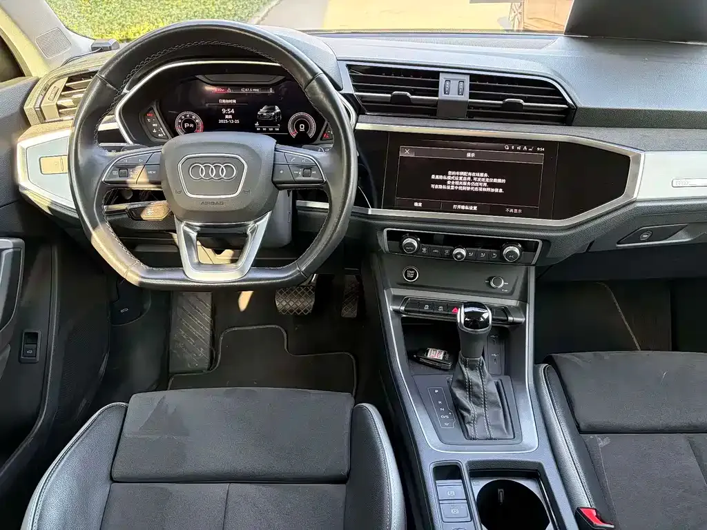 Audi Q3 — фото 8