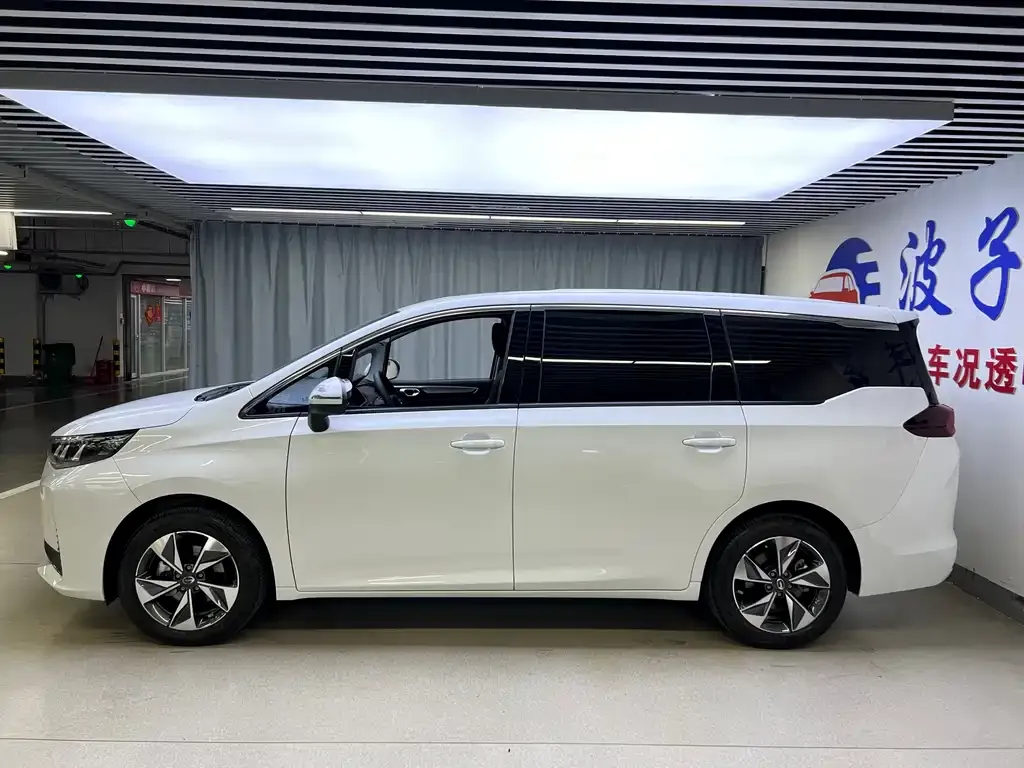 GAC Motor Trumpchi M6 — фото 9