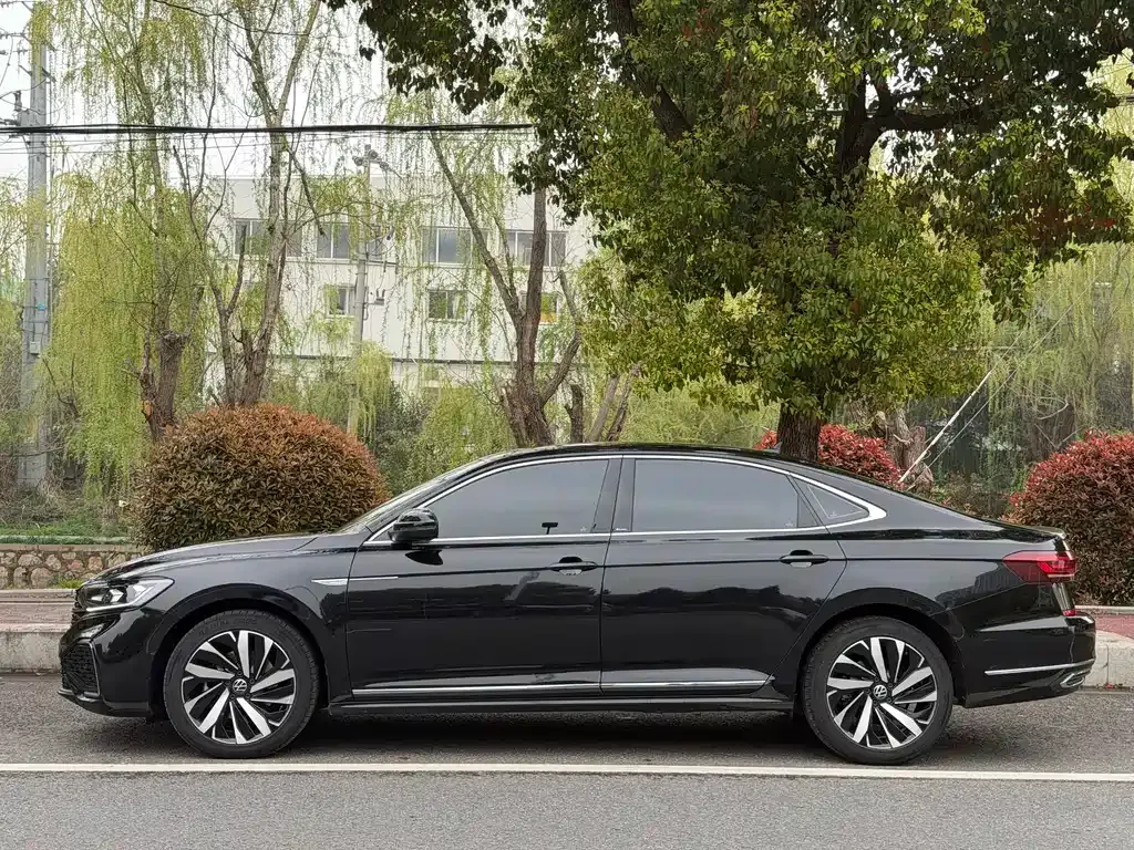 Volkswagen Passat — фото 3