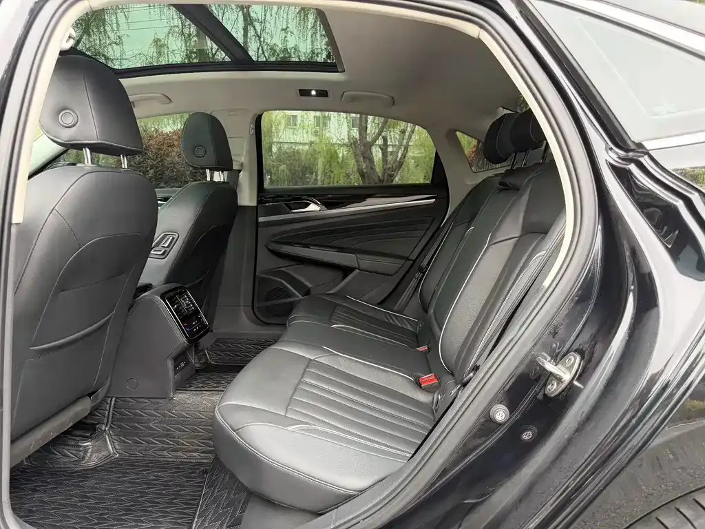 Volkswagen Passat — фото 9