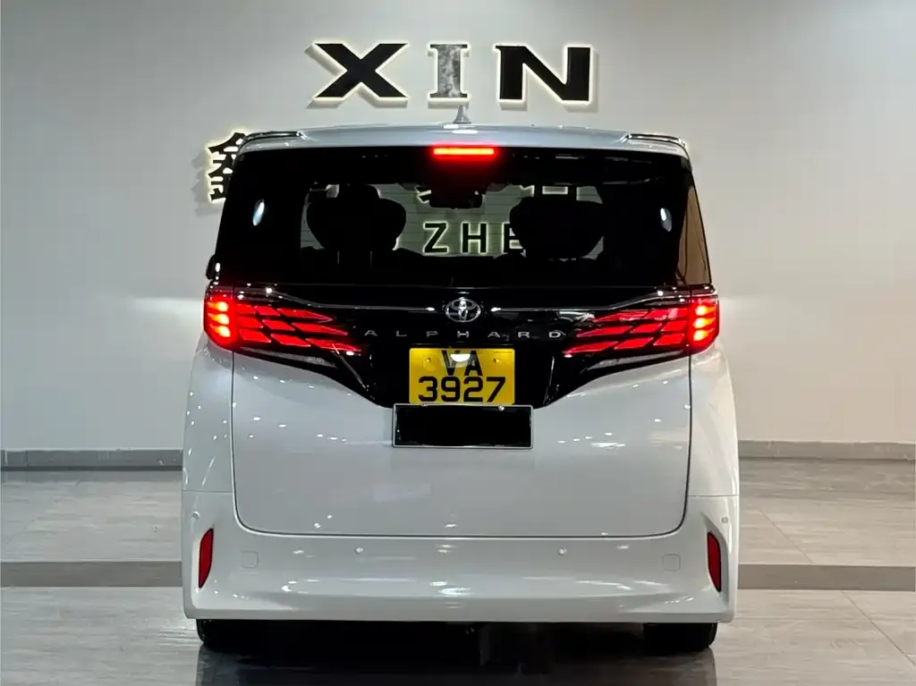 Toyota Alphard — фото 6