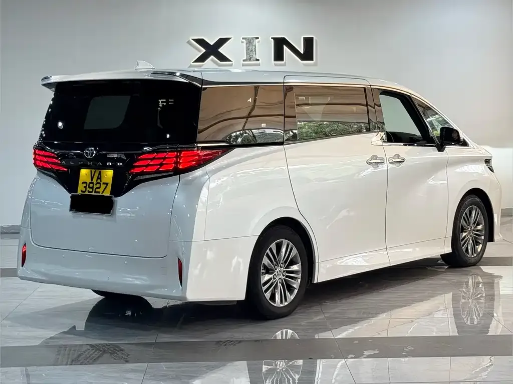 Toyota Alphard — фото 10