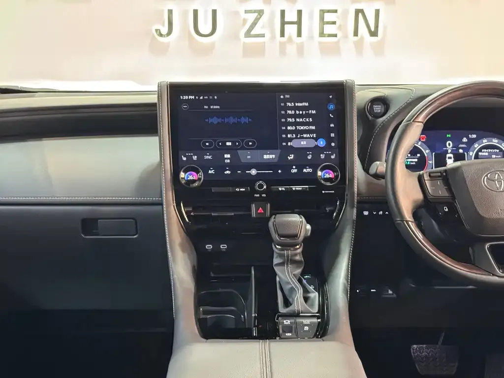 Toyota Alphard — фото 5