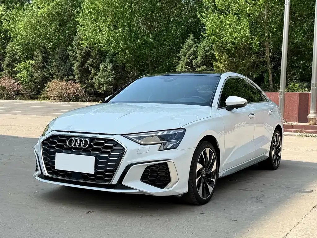 Audi A3 — фото 1