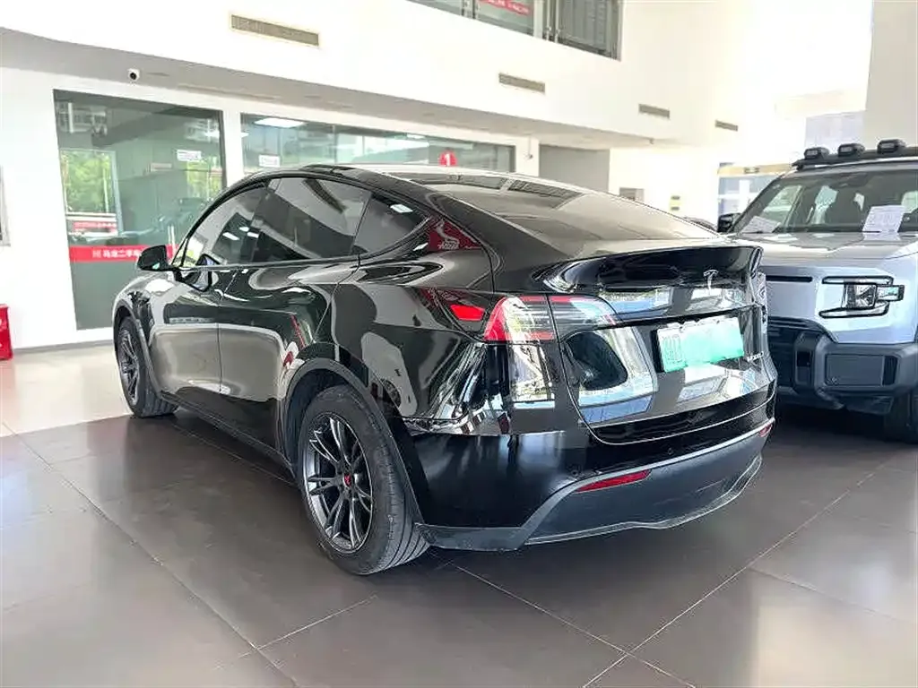 Tesla Model Y — фото 4