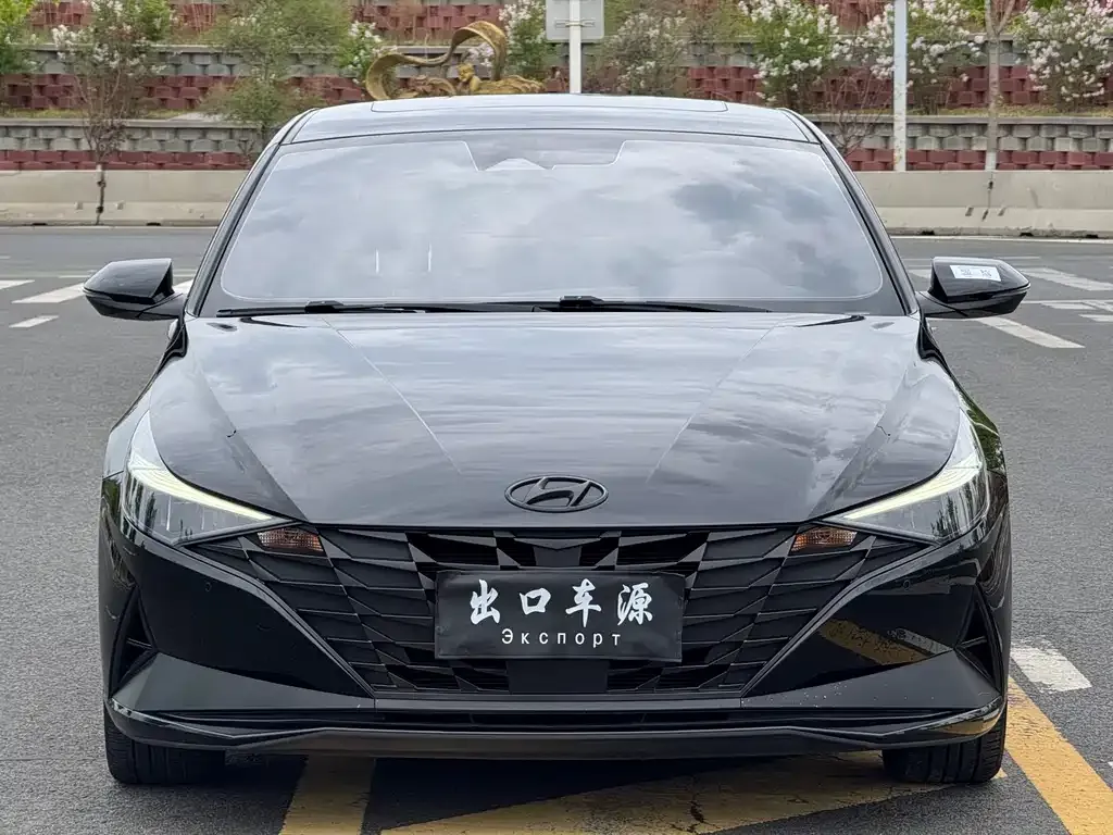 Hyundai Elantra — фото 2