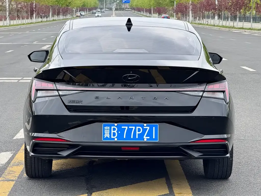 Hyundai Elantra — фото 3