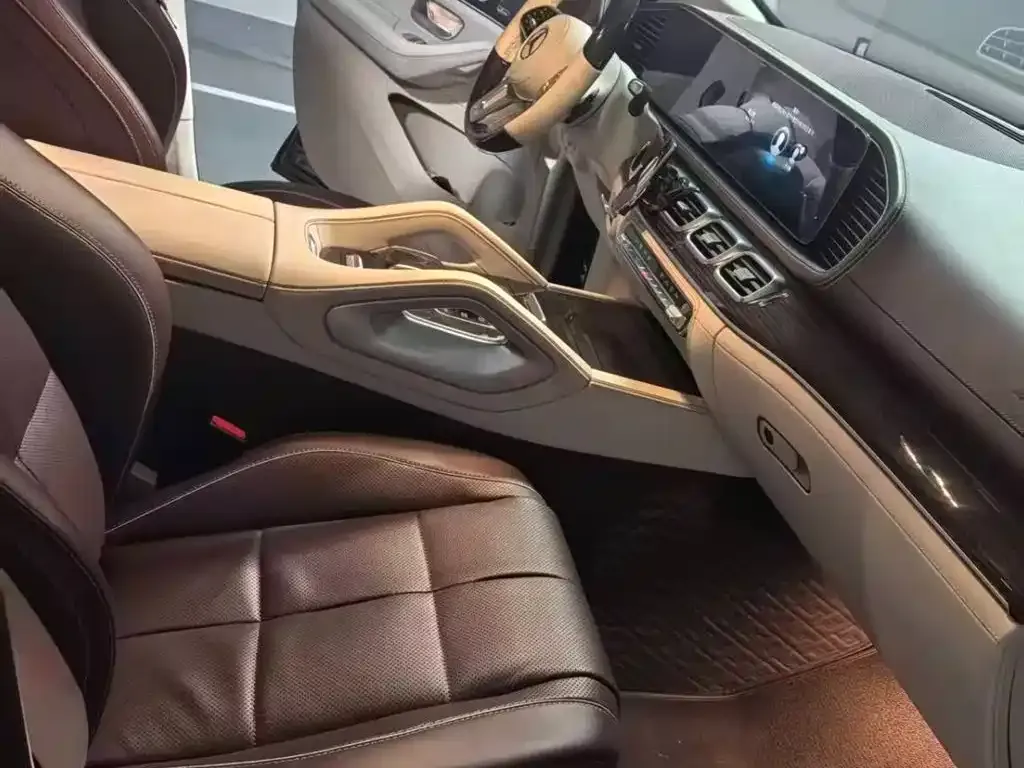 Mercedes-Benz GLS — фото 4