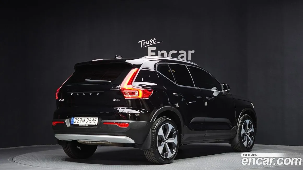 Volvo XC40 2024 из KR, фото 2