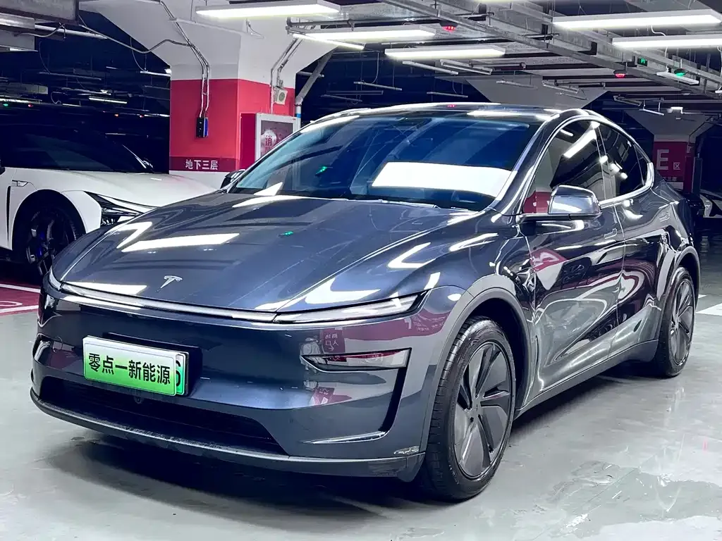 Tesla Model Y — фото 1