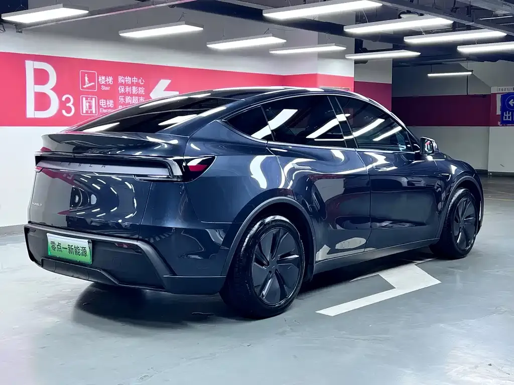 Tesla Model Y — фото 8