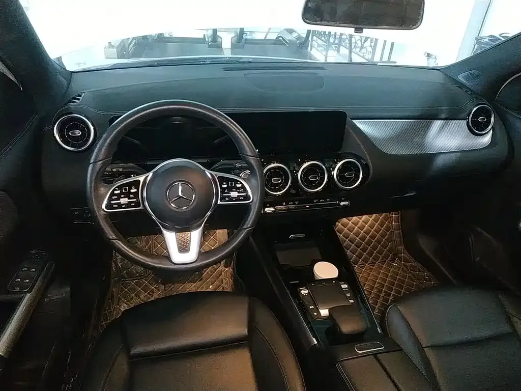 Mercedes-Benz GLA — фото 10
